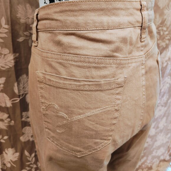 Bandolino Mandie Jeans, Size 14P, Used - Picture 4 of 5